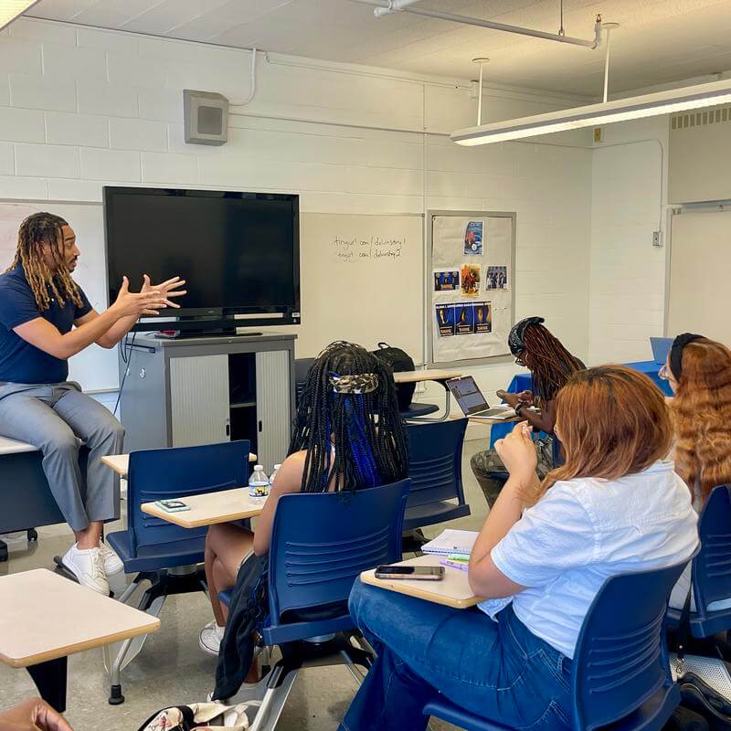 Multicultural Media Academy students visit the HU Medical Sciences Simulation Lab 