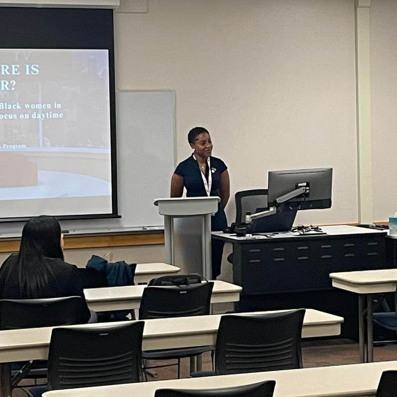 Annenberg Honors Programs HU student gives a research presentation