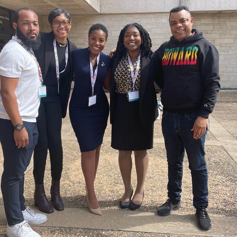 HU Annenberg Honors Program Administrative Staff and AHP students group in a photo